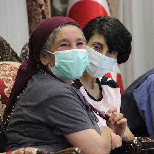 Evlat nöbetindeki annelerin büyük zaferi: Üç aile daha çocuklarına kavuştu