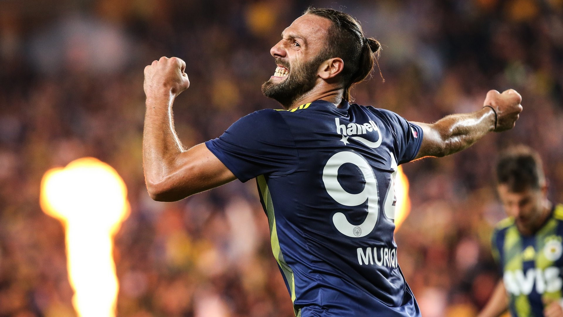 Fenerbahçe formasıyla çıktığı 36 maçta 17 gol atmıştı.