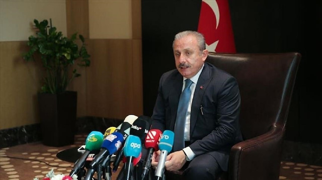 رئيس البرلمان التركي يختتم زيارته إلى أذربيجان