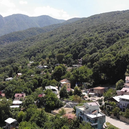 Sıcaktan kaçanlar bu köyde serinliyor: Şehir merkezine 10 dakika