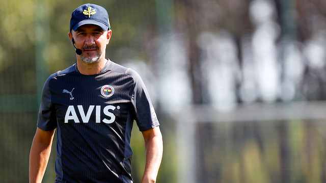 Fenerbahçe Teknik Direktörü Vitor Pereira, sarı-lacivertli takımı 3'lü savunma ile oynatacak.