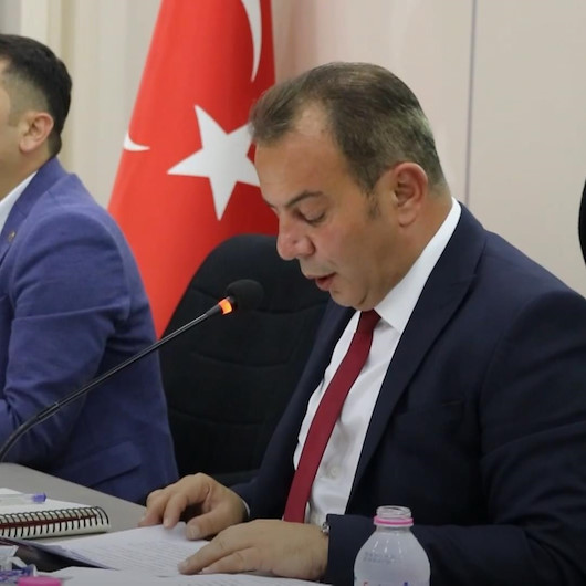 Bolu Belediye Başkanı Özcan'ın yabancılara zam önergesi CHP ve İYİ Partili meclis üyelerinin oylarıyla kabul edildi: Kalırsanız böyle uygulamaların muhatabı olursunuz