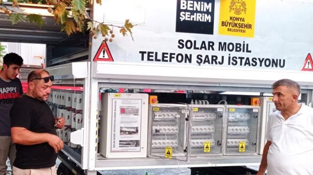 Solar mobil telefon şarj istasyonu 24 saat kesintisiz hizmet verebiliyor.