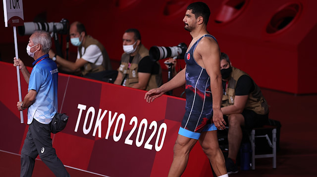 Milli güreşçimiz Taha Akgül Tokyo Olimpiyatlarında bronz madalya kazandı.