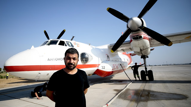 Fatih Düzgün, Ukrayna'dan gelen yangın söndürme uçaklarında koordinatör pilot olarak görev yapıyor