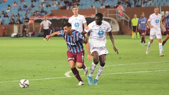 Trabzonspor, UEFA Avrupa Konferans Ligi 3. eleme turu ilk maçında sahasında 3 kez öne geçtiği karşılaşmada Norveç ekibi Molde ile berabere kaldı.