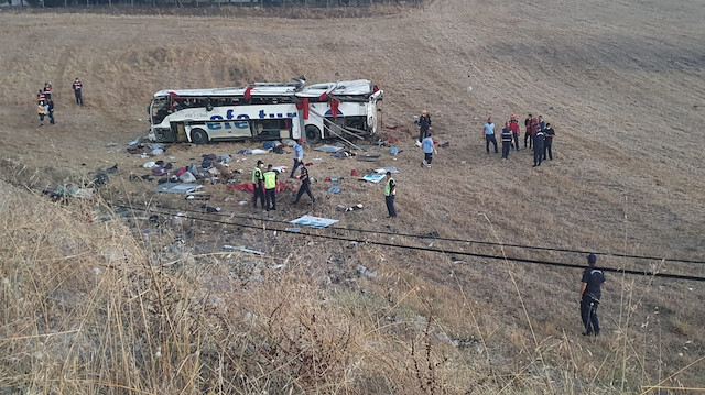 Balıkesir’de yolcu otobüsü yoldan çıkarak takla attı: Ölü sayısı 15'e çıktı