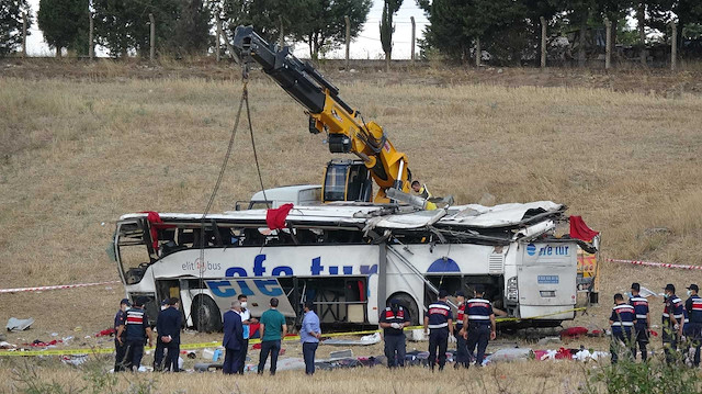 Balıkesir'de dün meydana gelen otobüs kazasında 15 kişi hayatını kaybetmişti.