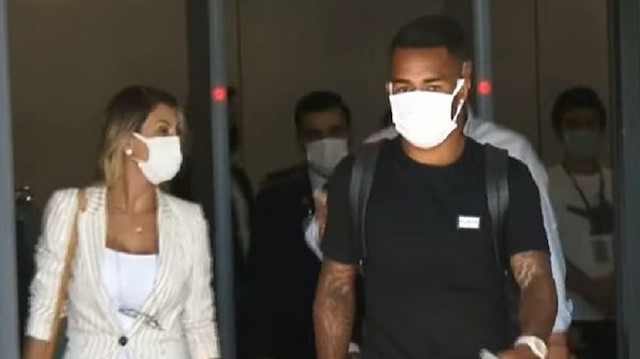 Alex Teixeira İstanbul'a geldi.