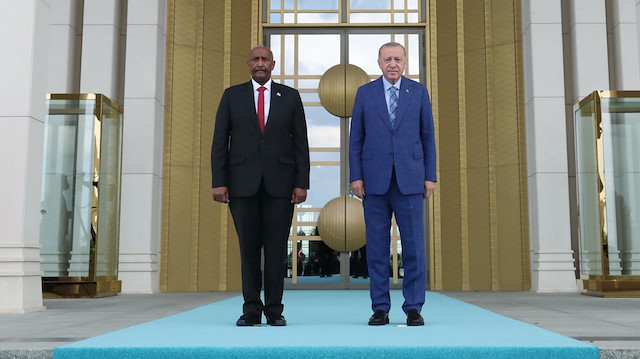 Cumhurbaşkanı Erdoğan, Sudan Devlet Başkanı Abdulfettah el-Burhan'ı karşıladı.