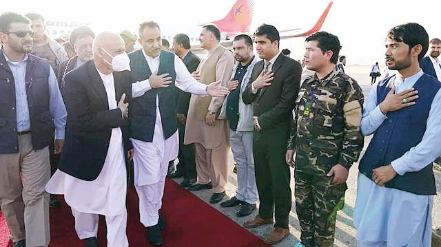 ANKASAM Uzmanı Dawlatyar, Afgan hükûmetinin ülkede yaşanan gelişmeler karşısında hazırlıksız yakalandığını belirtti.