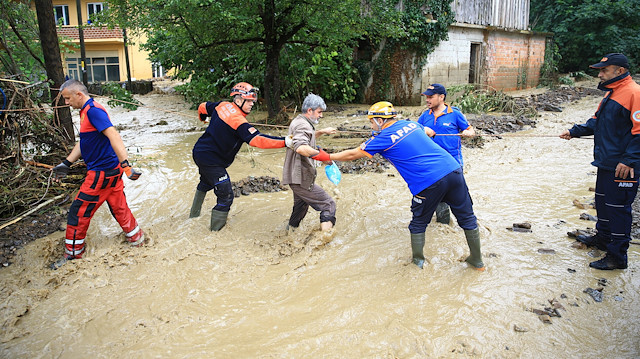 Aşırı yağışlar sonrası Kastamonu, Sinop ve Bartın'da sel felaketi yaşandı.