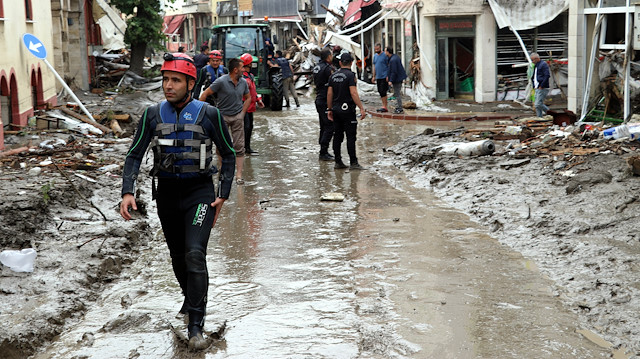 Kastamonu, Bartın ve Sinop'ta kuvvetli sağanak yağış sonrası yaşanan sel felaketi yaşandı.