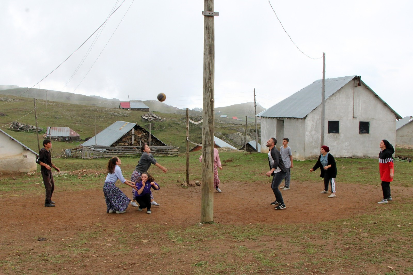 Yayladaki gençlerin voleybol takımına “Filenin Sultanları” isminden esinlenerek “Yaylanın Sultanları” ismi verildi.