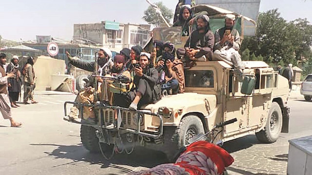 Afganistan’da son bir haftada 11 vilayet merkezi Taliban’ın kontrolüne geçti.