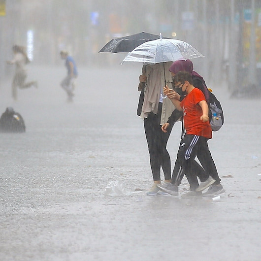 Meteoroloji uyardı: Kuvvetli yağış o bölgelere ilerliyor sel ve su baskınlarına dikkat!