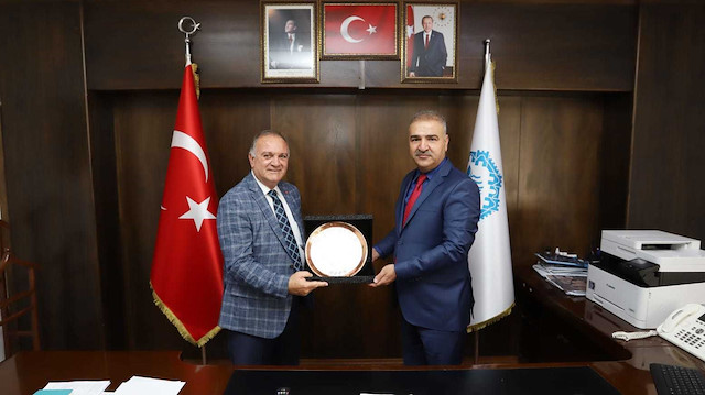 Arhavi Belediye BaşkanıVasfi Kurdoğlu, ​DİSKİ Genel Müdürü Fırat Tutşi’yi makamında ziyaret etti.