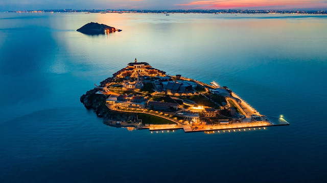 Demokrasi ve Özgürlükler Adası