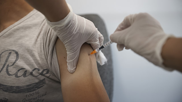 Sağlık Bakanı Koca: İlk doz aşısını henüz yaptırmayanların sayısı 18 milyon 313 bin 689’a indi