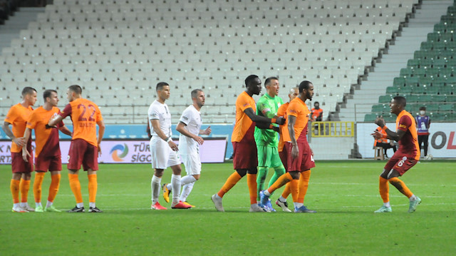GZT Giresunspor-Galatasaray maçında yaşanan kavga Süper Lig'de ilk haftaya damga vurdu.
