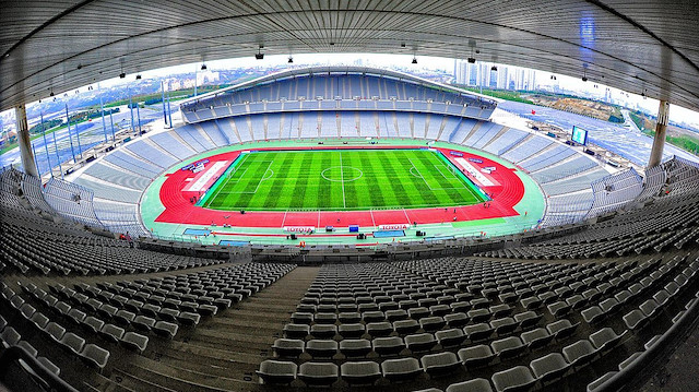 Atatürk Olimpiyat Stadyumu 74 bin 753 kişilik kapasiteye sahip.