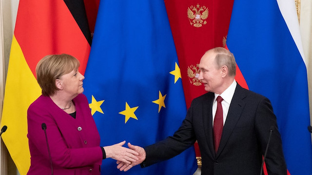 Angela Merkel ve Vladimir Putin