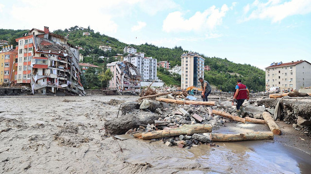 ​Karadeniz'deki sel felaketinde can kaybı artıyor