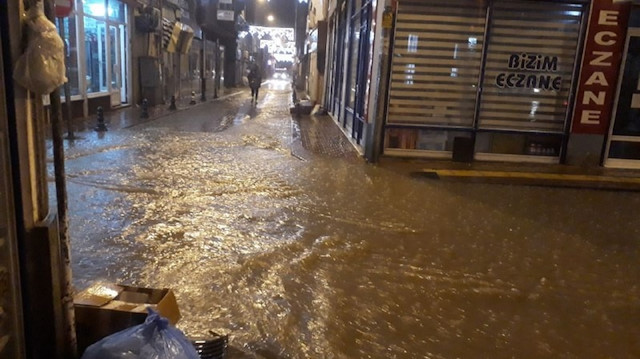 Kastamonu'da kuvvetli sağanak yağış sele neden oldu