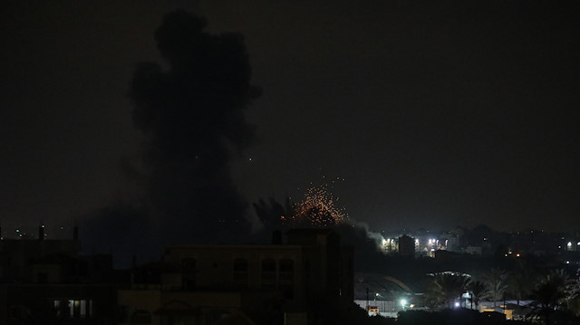 İşgalci İsrail'den Gazze Şeridi'ne hava saldırısı