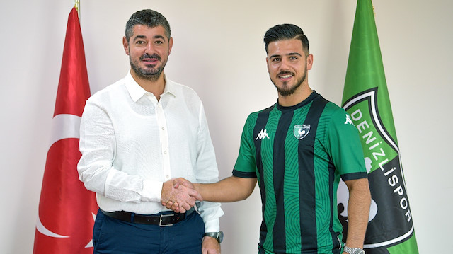 Kulüp başkanı Mehmet Uz, yeni transfer Bünyamin Balat ile poz verdi.
