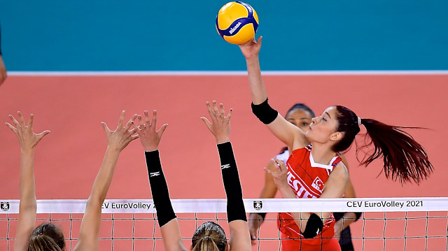 Türkiye Voleybol Şampiyonası'nda son 16 turuna yükseldi.