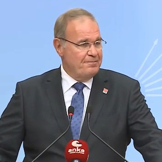 CHP sözcüsü İngiliz medyasının mülteci merkezi yalanı için hükümeti suçladı
