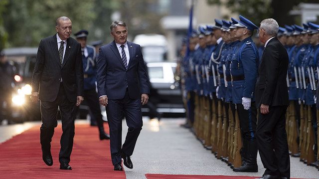 Cumhurbaşkanı Erdoğan Bosna-Hersek'te resmi törenle karşılandı