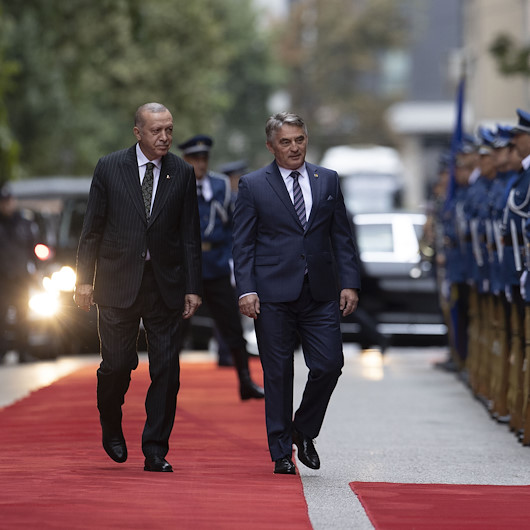Cumhurbaşkanı Erdoğan Bosna-Hersekte resmi törenle karşılandı