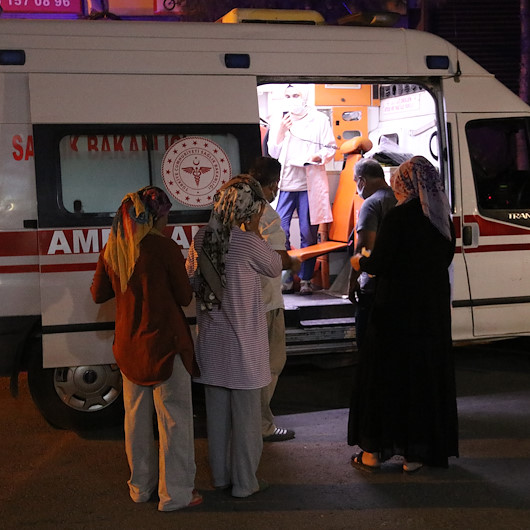 Diyarbakırdada mobil aşı timi sokak sokak dolaşıp vatandaşları aşıladı