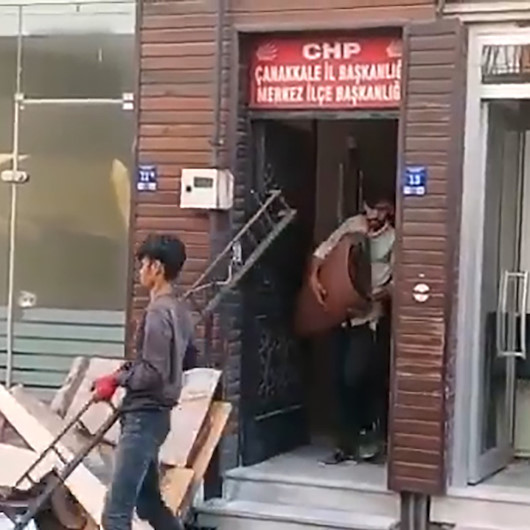 CHPnin mülteci çelişkisi: Parti binasında çalıştırdılar