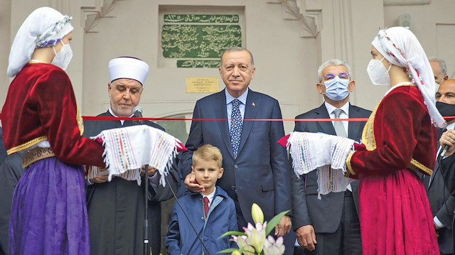 Cumhurbaşkanı Erdoğan, Vakıflar Genel Müdürlüğü’nce restore edilen Başçarşı Camisi’nin açılışını yaptı.