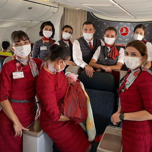 THYnin tahliye uçuşunda Havva bebek dünyaya geldi