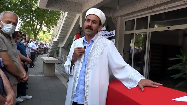 Kazada vefat eden Astsubay Osman Kapusuz'un cenaze namazını imam babası kıldırdı
