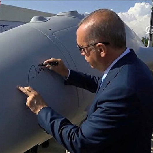 Cumhurbaşkanı Erdoğan Baykar Akıncı TİHAya imza attı