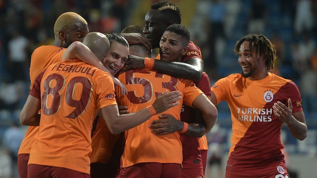 Galatasaraylı futbolcuların gol sevinci