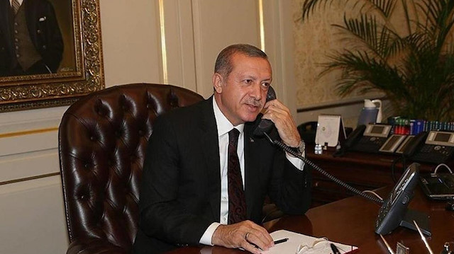 Arşiv- Cumhurbaşkanı Erdoğan sporcularla telefonla görüştü.