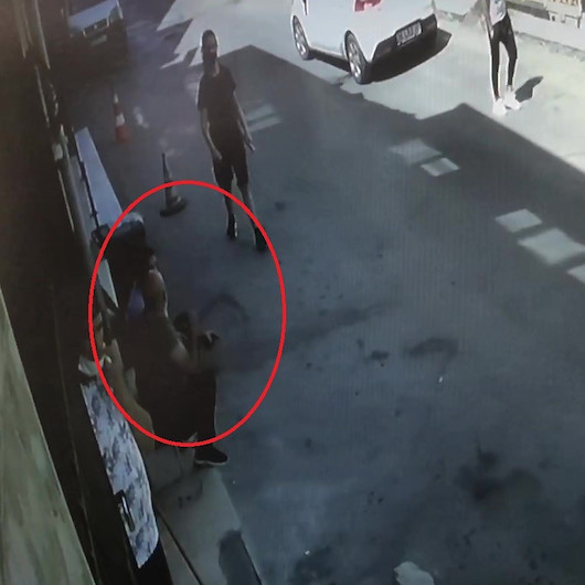 Bursada dükkanının önünde oturan esnaf kurşunlara hedef oldu