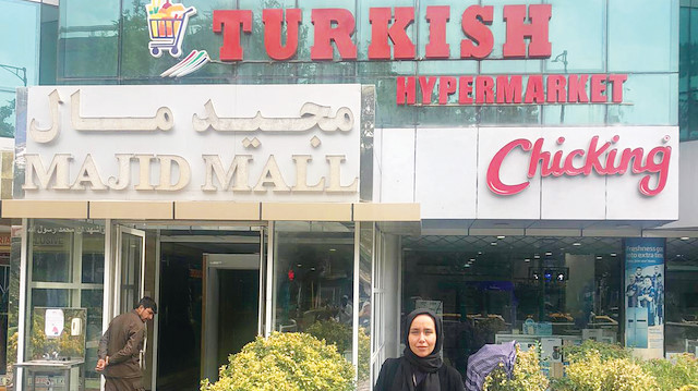 Türk iş adamlarının inşa ettiği 4 katlı Majid Mall alışveriş merkezinin çoğunu Türklerin işlettiği dükkanlar oluşturuyor.