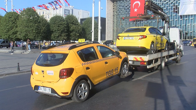 Taksim'de denetim: Aracı çekilen taksici 'Ben şoförüm bilgim yok' dedi