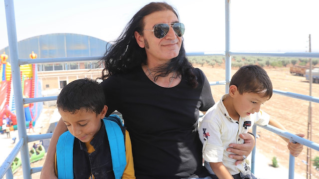 Murat Kekilli Suriyeli yetimlerle buluştu: Mutluluklarına ortak oldu