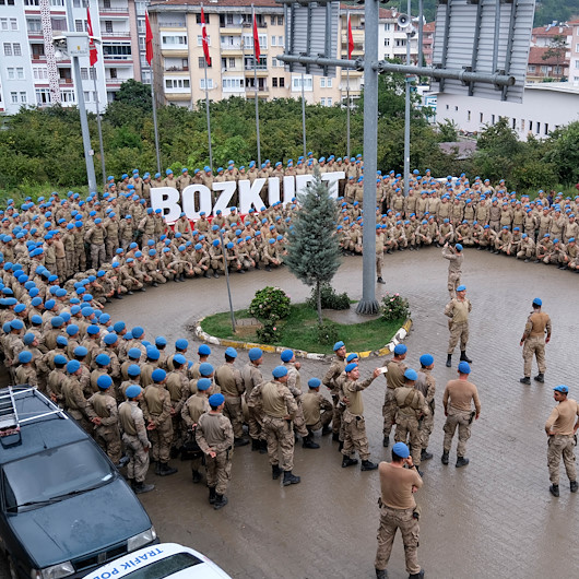 Mehmetçik Bozkurta Komando Marşı ile veda etti