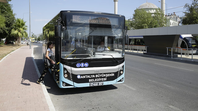 Antalya'da ulaşım ücretlerine yüzde 12 zam yapılması kararı alındı.