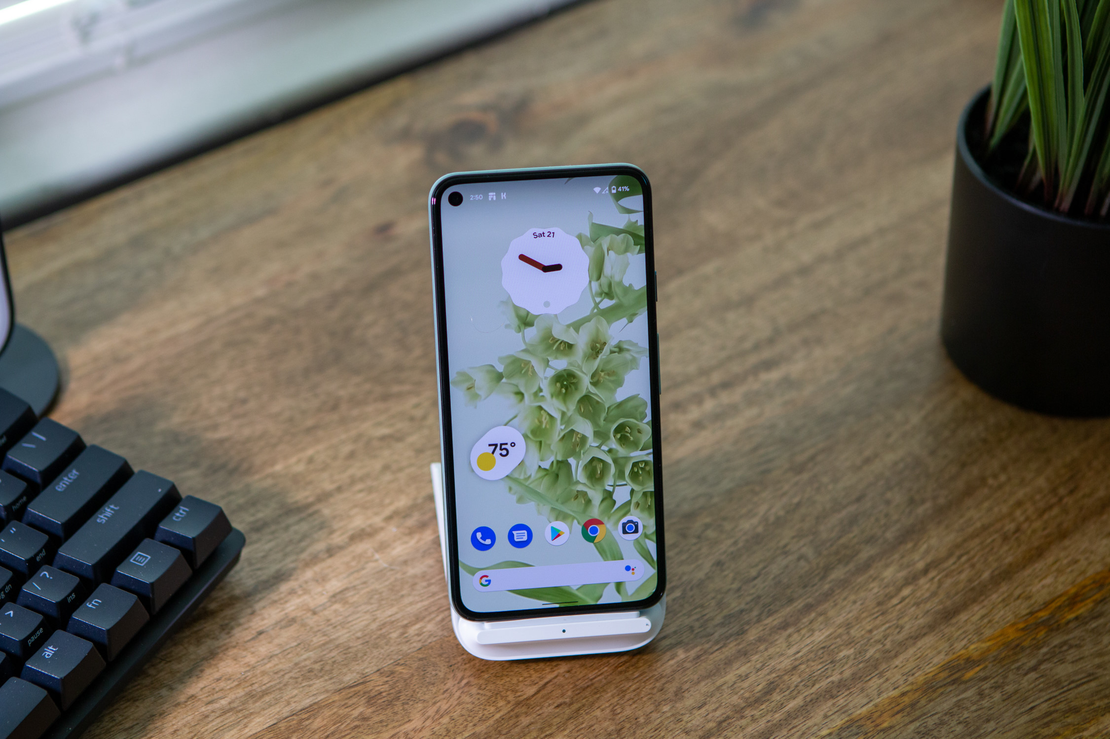 Android 12, tasarımdan özelliklere kadar bir dizi yenilik sunuyor.