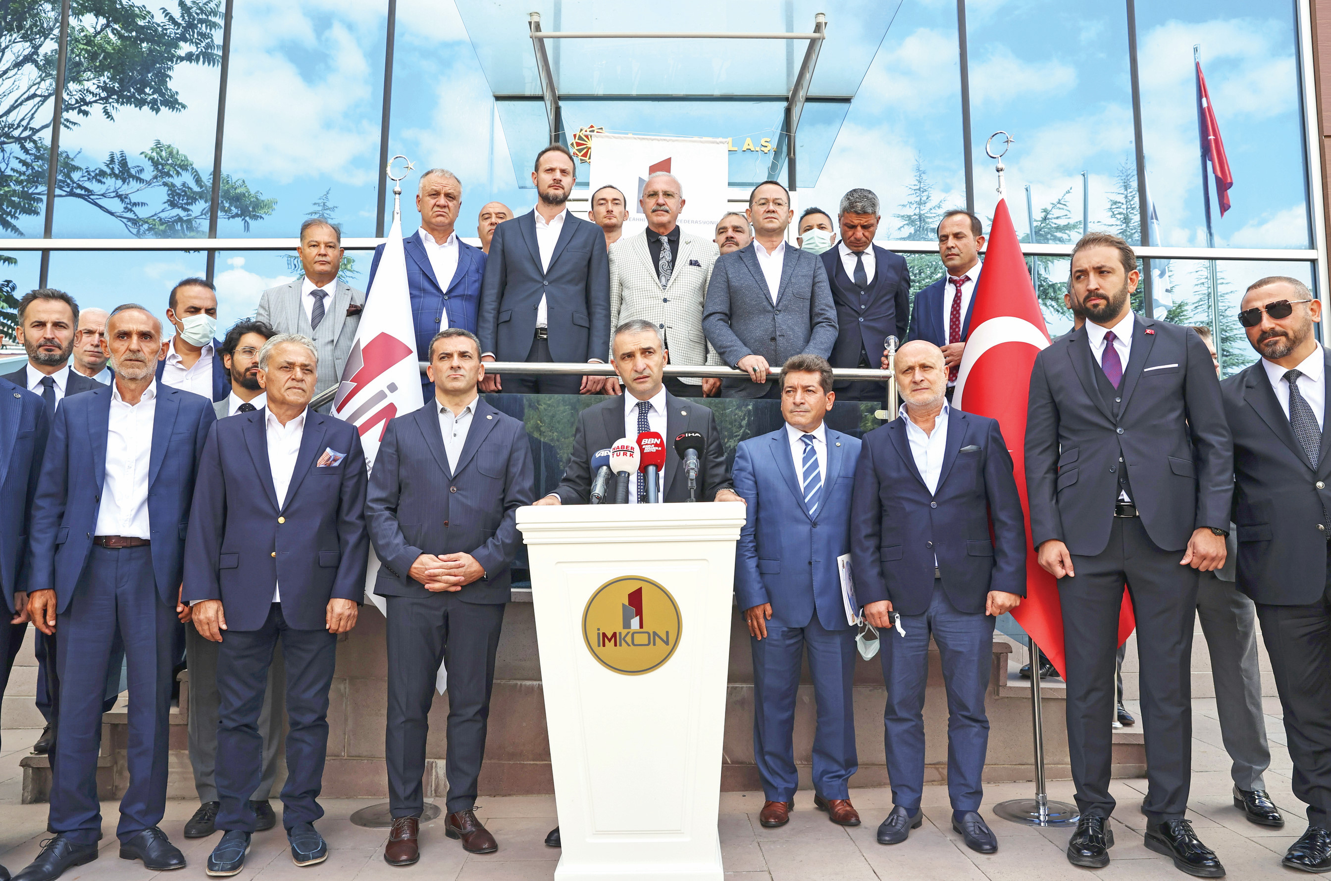 İMKON Başkanı Tellioğlu, üyelerin geniş katılımıyla aldıkları grev kararının ayrıntılarını Yeni Şafak'a açıkladı.